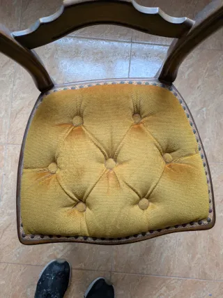 Silla clásica/vintage de madera y tela