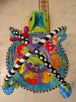 Gimnasio de bebé tortuga