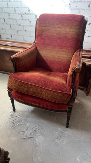 Sillón clásico granate y naranja