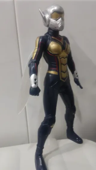 Figura Avispa GRANDE The Wasp 30 CENTÍMETROS