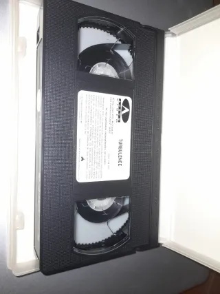 VHS Película Turbulence (Español)