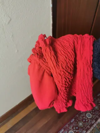 Blusa nido de abeja con volantes gasa