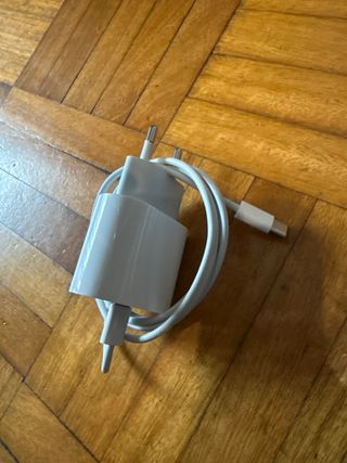 Cargador Apple iPhone 20V USB-C  cabezal y cable