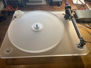 PLATO CLEARAUDIO EMOTION CON BRAZO Y CAPSULA