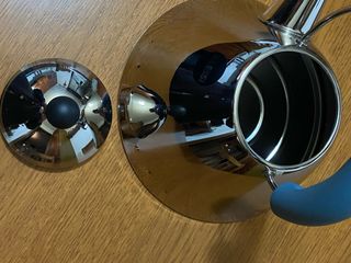 Bollitore Alessi 9093 con fischietto