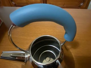 Bollitore Alessi 9093 con fischietto