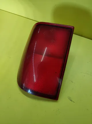 PILOTO TRASERO IZQUIERDO NISSAN TERRANO II