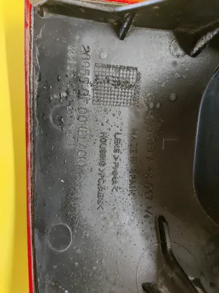 PILOTO TRASERO IZQUIERDO NISSAN TERRANO II