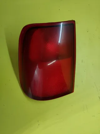 PILOTO TRASERO IZQUIERDO NISSAN TERRANO II