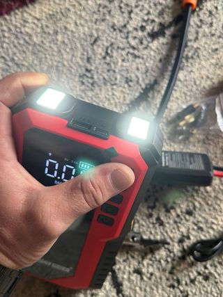 Arrancador Batería Coche con Inflador y Luz