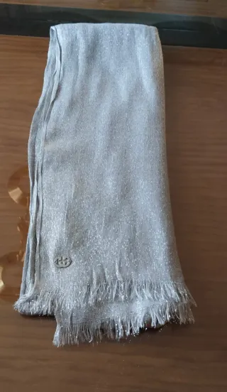Pañuelo chal plateado mujer
