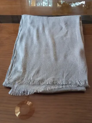 Pañuelo chal plateado mujer