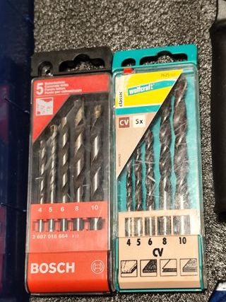 Taladro/percutor BOSCH PSB 600-2 + maletín +brocas