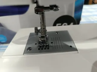 Máquina de coser Lervia