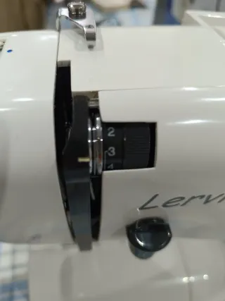 Máquina de coser Lervia