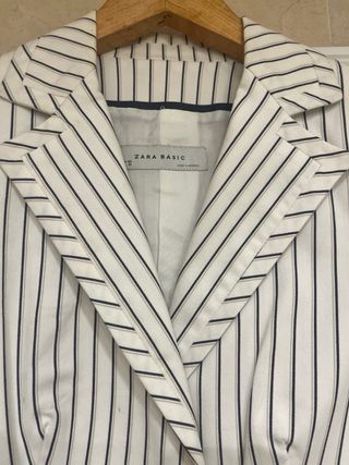 Americana de rayas de Zara Talla S