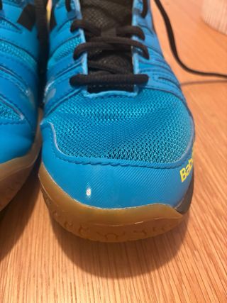 Zapatillas indoor T41 para balonmano, futbol sala.