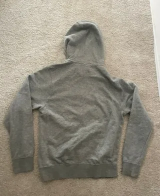 Chaqueta Nike Gris con Capucha