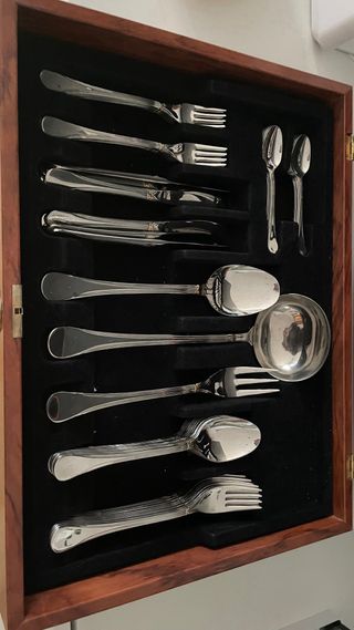 Estuche Cubertería Plateada 75 Piezas