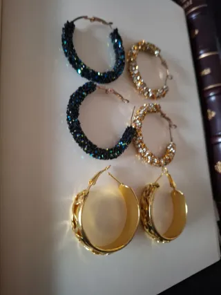 Pendientes fiesta aros dorados y multicolor