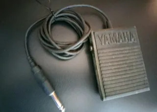 Yamaha DX7s Sintetizador