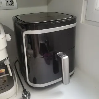 Freidora de aire negra