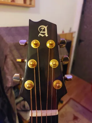 Guitarra Alhambra electroacústica