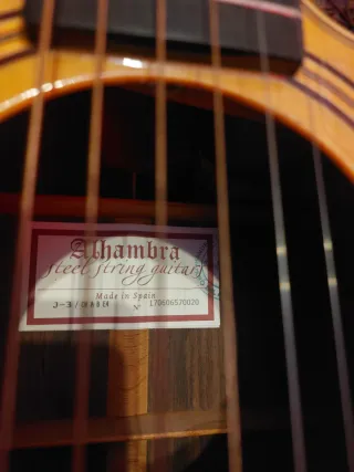 Guitarra Alhambra electroacústica