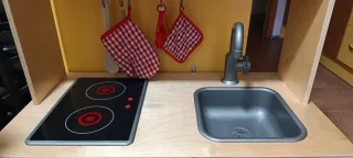 Cocina de juguete con accesorios