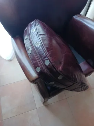 Sillón de piel marrón