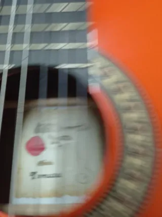 Guitarra flamenca autoamplificada