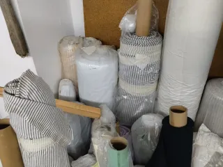 Lote de 60 rollos de tela variados