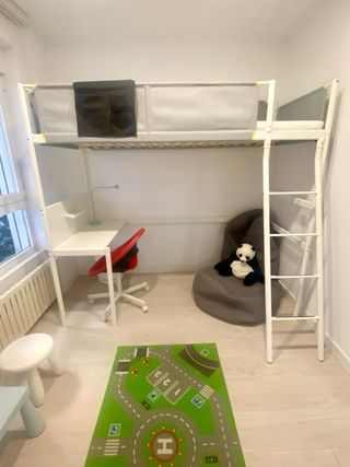 Cama alta con escritorio IKEA VITVAL