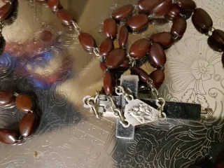 Rosario con reliquias de terra
