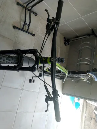 Bicicleta MTB Carbono Trek Rígida