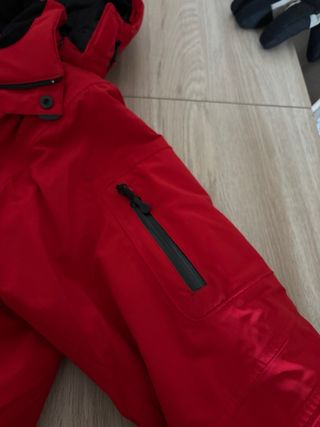 Chaqueta Audi Invierno Roja.