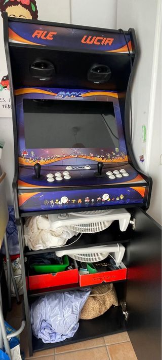 Máquina Arcade con 8000 Juegos