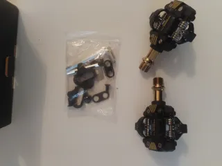 Pedales automáticos Carbono 360 Gramos