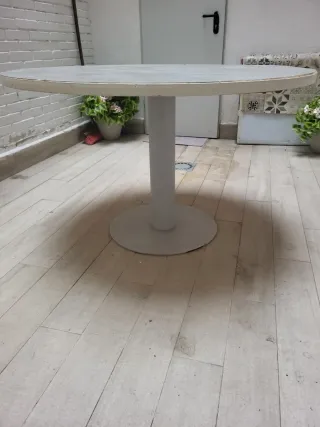 Mesa redonda metálica blanca de 120 diametro