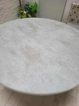 Mesa redonda metálica blanca de 120 diametro