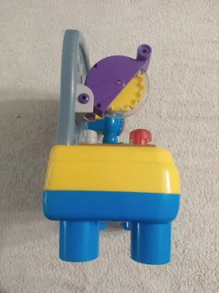 Mesa de trabajo infantil de juguete