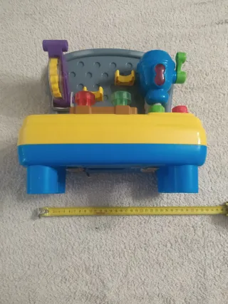Mesa de trabajo infantil de juguete