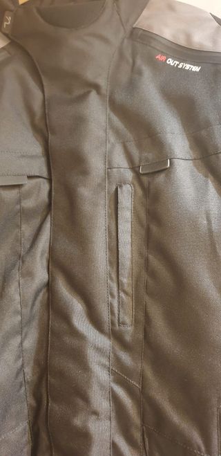 Chaqueta de moto con protecciones