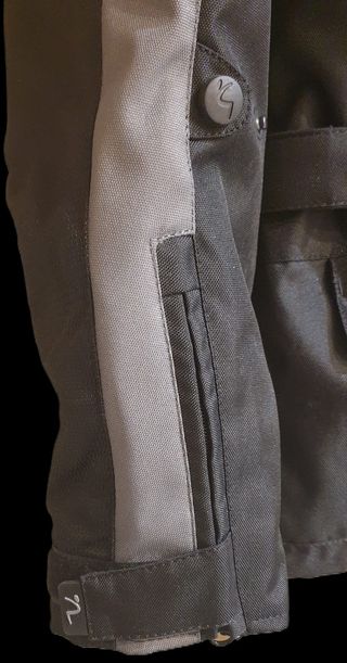 Chaqueta de moto con protecciones