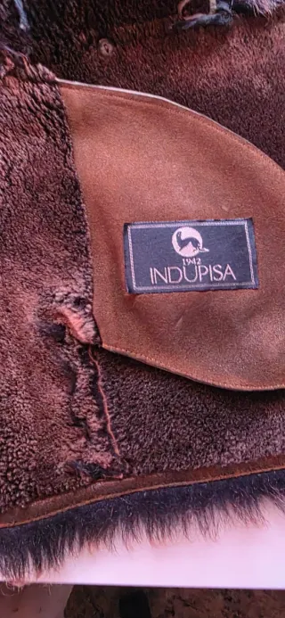 Chaquetón de piel con cuello y puños de pelo