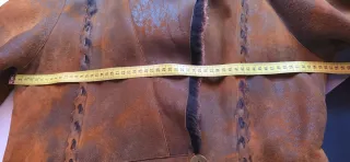 Chaquetón de piel con cuello y puños de pelo