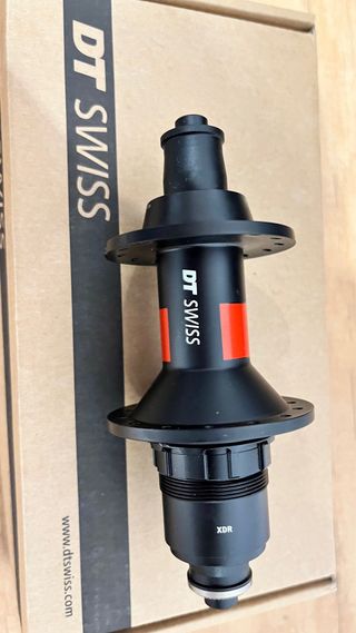 Buje DT Swiss 240 EXP Classic 28h XDR zapata