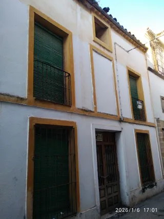 Vendó casa en Baeza. Zona el Salvador
