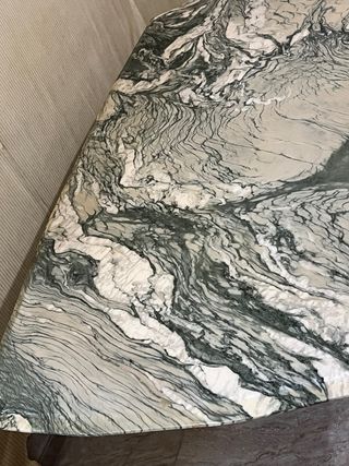 Mesa de comedor de mármol