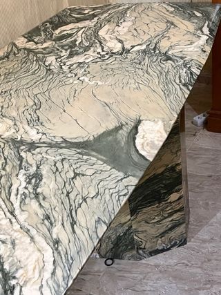 Mesa de comedor de mármol